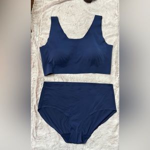 Bali Comfort Revolution bra and panty set size 9/2XL